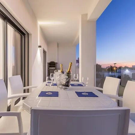Correeira Luxury Residence T2 F - Albufeira, Pools, Wifi, Bbq, Beach Albufeira