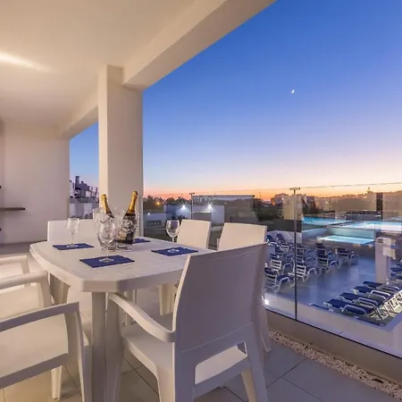 Correeira Luxury Residence T2 F - Albufeira, Pools, Wifi, Bbq, Beach Appartement *
